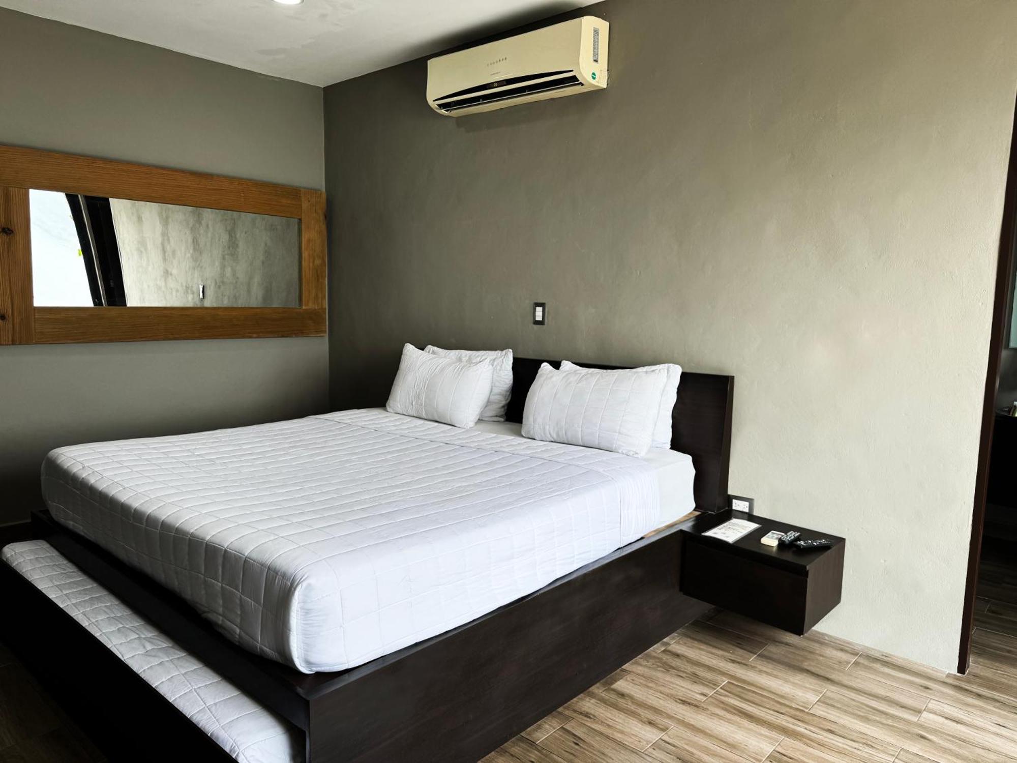 Cardedeu Hotel Lago De Coatepeque El Congo Kültér fotó